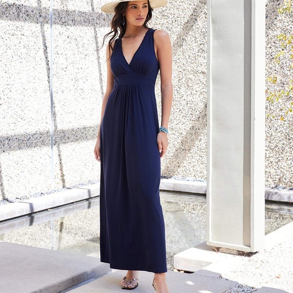 Loveappella Dresses & Skirts - New with Tags Loveappella navy V-Neck Maxi Dress woman’s size medium